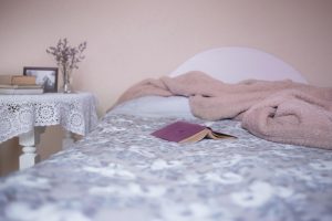 Jak wybrać idealne drewniane łóżko dla dziecka? Pomysły i inspiracje